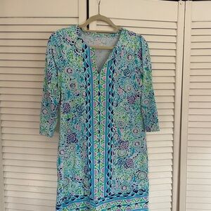 Lilly Pulitzer like new UP50+ small Cover-Up